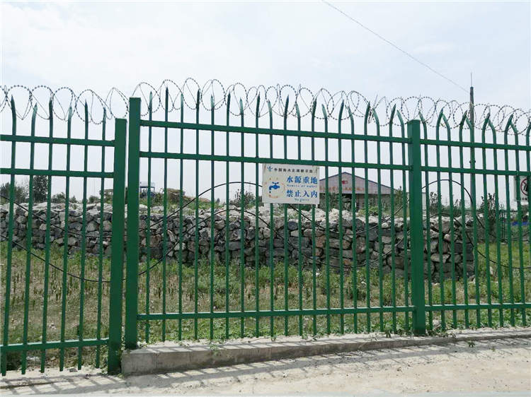 自然保護區(qū)護欄圍欄用品,自然資源浸塑鐵絲網(wǎng)